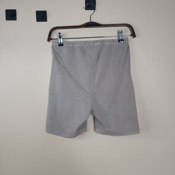 Skims SAMPLE  Bundle of Outdoor Biker Shorts and Leggings Size L - Picture 5 of 12
